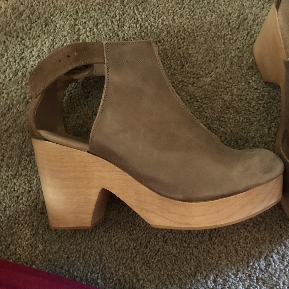 Free People Clogs